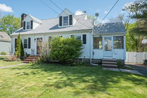 12 Collins St, Danvers, MA 01923 photo 2