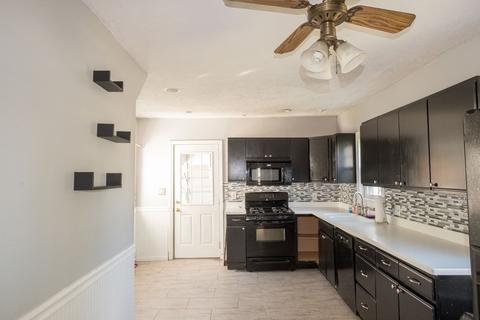 12 Collins St, Danvers, MA 01923 photo 3