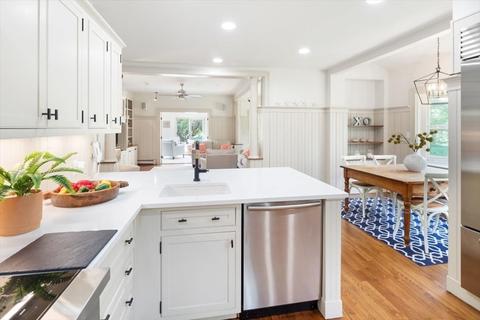 197 North St, Hingham, MA 02043 photo 3