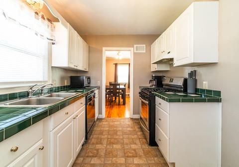 24 White Oak Rd, Springfield, MA 01128 photo 8