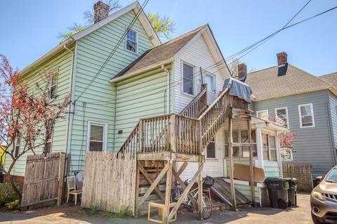 30 Adams St, Springfield, MA 01105 photo 2