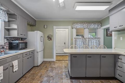 569 Gaskill St, Woonsocket, RI 02895 photo 7