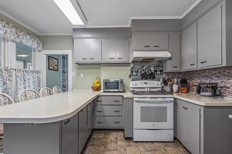 569 Gaskill St, Woonsocket, RI 02895 photo 6