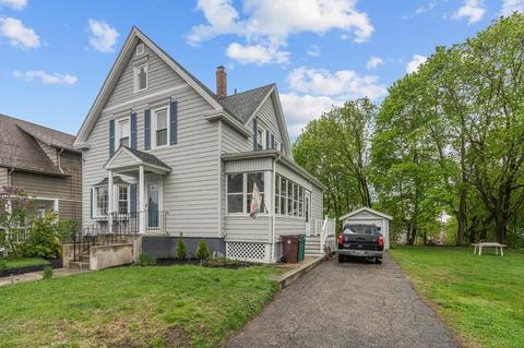 569 Gaskill St, Woonsocket, RI 02895 photo 2
