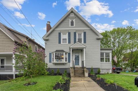 569 Gaskill St, Woonsocket, RI 02895 photo 1