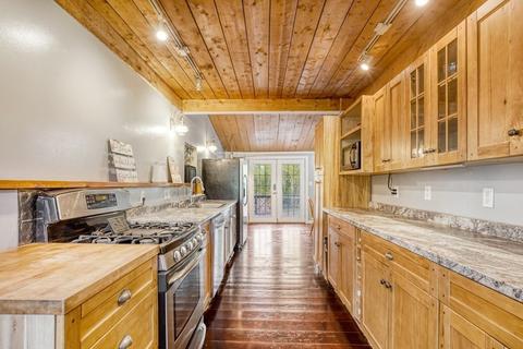 57 Pleasant St, Epping, NH 03042 photo 10