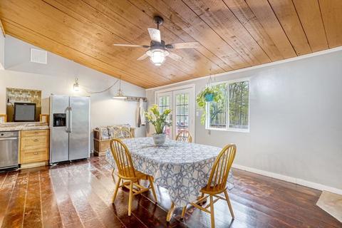 57 Pleasant St, Epping, NH 03042 photo 6