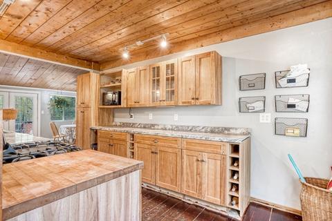 57 Pleasant St, Epping, NH 03042 photo 11