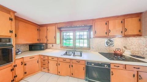 6 Grapevine Rd, Danvers, MA 01923 photo 3