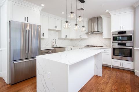 104 Walnut St, Brookline, MA 02445 photo 2