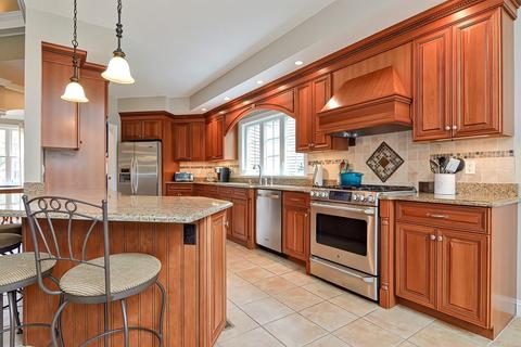 64 Hewitt Dr, Raynham, MA 02767 photo 4