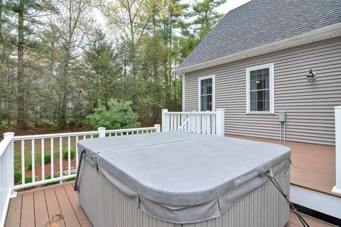 64 Hewitt Dr, Raynham, MA 02767 photo 39