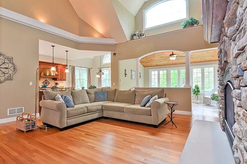 64 Hewitt Dr, Raynham, MA 02767 photo 9