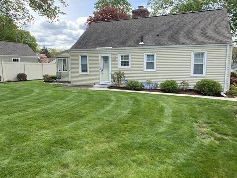 37 Pilgrim Rd, Springfield, MA 01118 photo 4