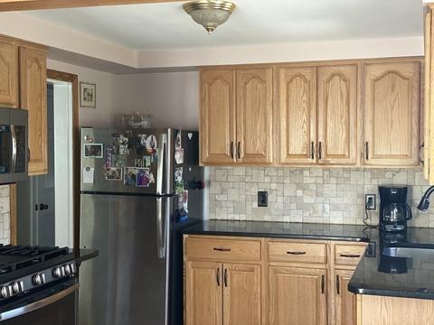 37 Pilgrim Rd, Springfield, MA 01118 photo 10