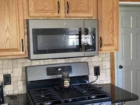 37 Pilgrim Rd, Springfield, MA 01118 photo 9