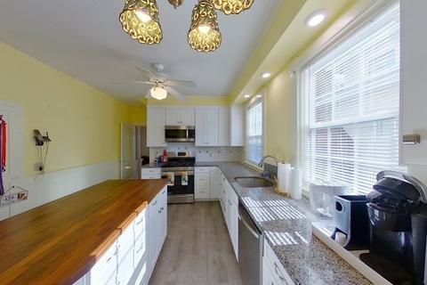 12 Maple Ave, Fairhaven, MA 02719 photo 16