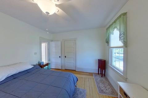 12 Maple Ave, Fairhaven, MA 02719 photo 18