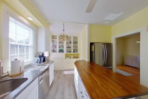 12 Maple Ave, Fairhaven, MA 02719 photo 15