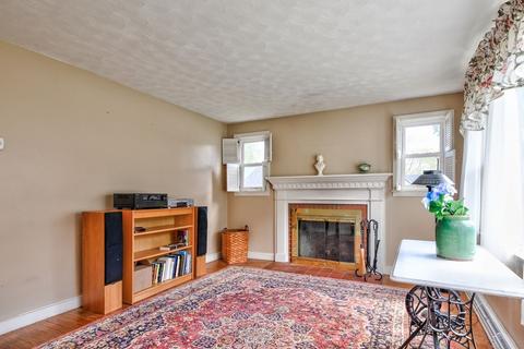 32 Bailey St, Worcester, MA 01602 photo 4