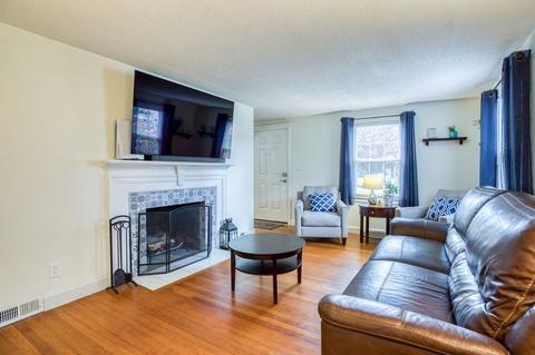 127 Harmon Ave, Springfield, MA 01118 photo 9