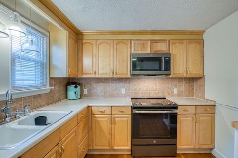 127 Harmon Ave, Springfield, MA 01118 photo 13