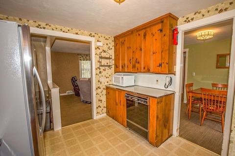 67 Plumtree Cir, Springfield, MA 01118 photo 8