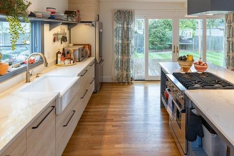5 Tedesco St, Marblehead, MA 01945 photo 6