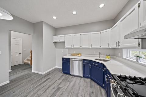 8 Balcom Dr, Foxboro, MA 02035 photo 4