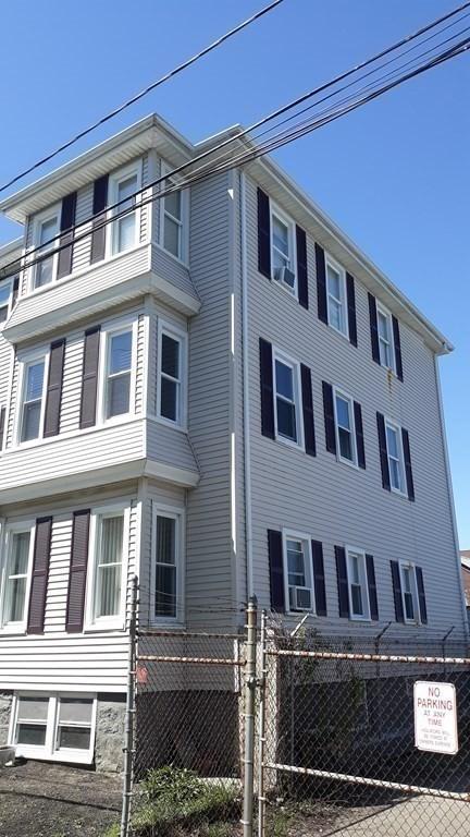 18 Augustus St, Fall River, MA 02721 photo 1