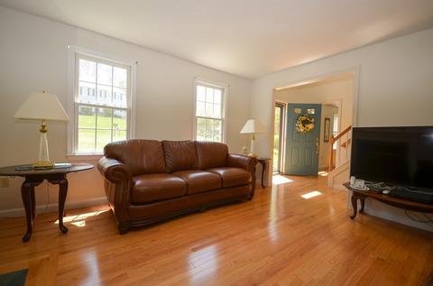 68 Highland View Dr, Sutton, MA 01590 photo 4