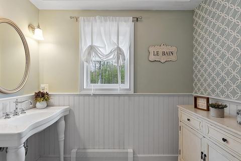 8 Jonathan Ln, Townsend, MA 01474 photo 8
