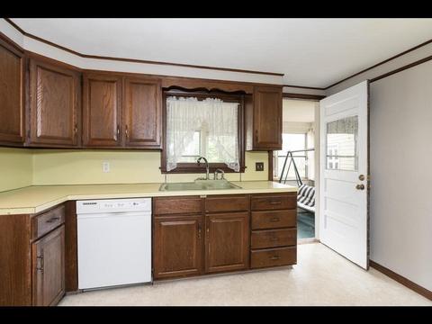 51 Oregon St, Springfield, MA 01118 photo 9