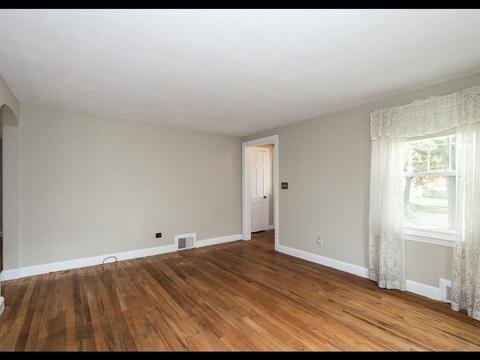 51 Oregon St, Springfield, MA 01118 photo 3