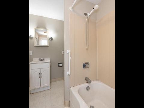 51 Oregon St, Springfield, MA 01118 photo 12
