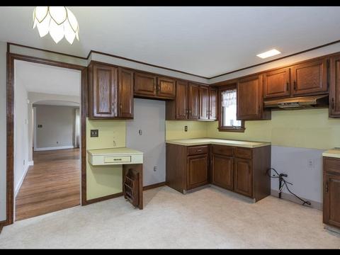 51 Oregon St, Springfield, MA 01118 photo 7