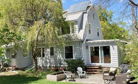 9 Roseland Rd, Worcester, MA 01609 photo 2