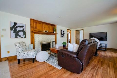 25 Prospect St, Georgetown, MA 01833 photo 8