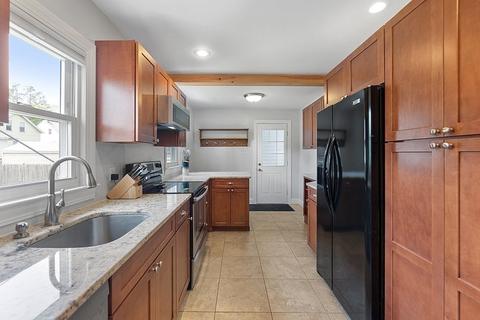 20 Acushnet Ave, Worcester, MA 01606 photo 5
