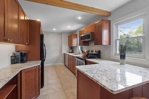 20 Acushnet Ave, Worcester, MA 01606 photo 8