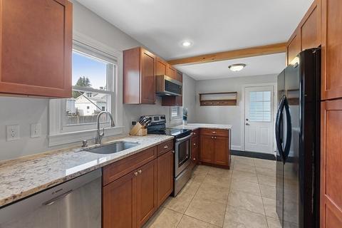 20 Acushnet Ave, Worcester, MA 01606 photo 4