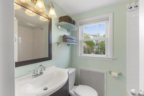 20 Acushnet Ave, Worcester, MA 01606 photo 22