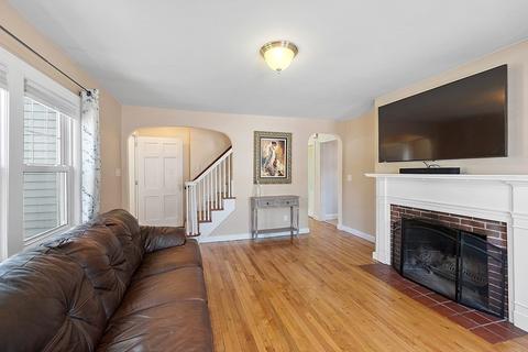 20 Acushnet Ave, Worcester, MA 01606 photo 16