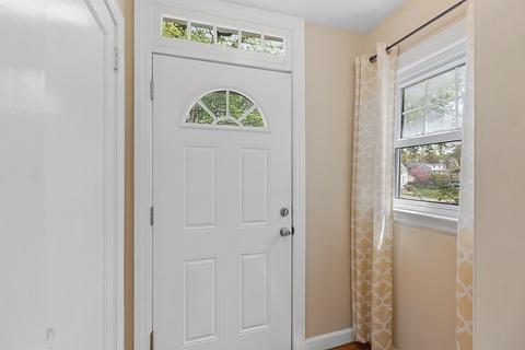 20 Acushnet Ave, Worcester, MA 01606 photo 18