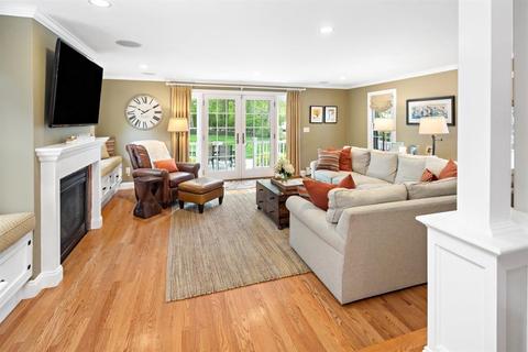 37 Hersey St, Hingham, MA 02043 photo 13