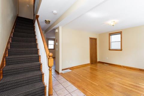 548 E 3rd St, Boston, MA 02127 photo 4