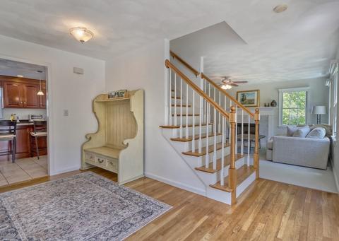 38 Sturges Rd, Reading, MA 01867 photo 2