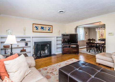 11 Hewitt Cir, Needham, MA 02494 photo 4