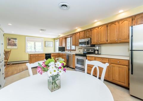 11 Hewitt Cir, Needham, MA 02494 photo 14