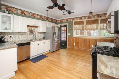 29 Webster St, Lynn, MA 01902 photo 4